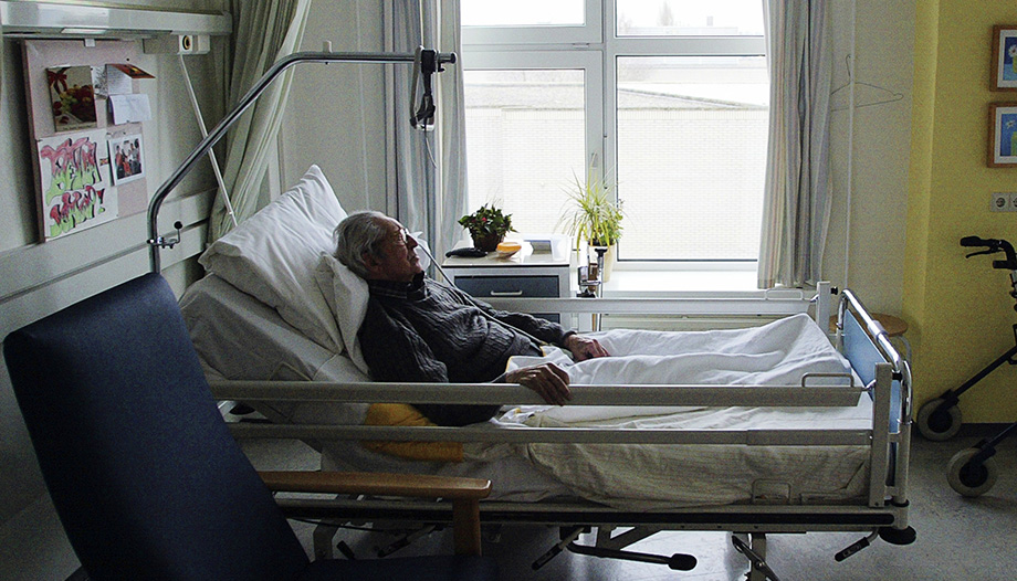 Un anciano con Alzheimer en un hospital de Utrech ©CNS photo/Michael Kooren, Reuters